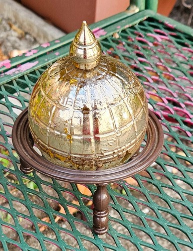 Avon man world globe - world", &